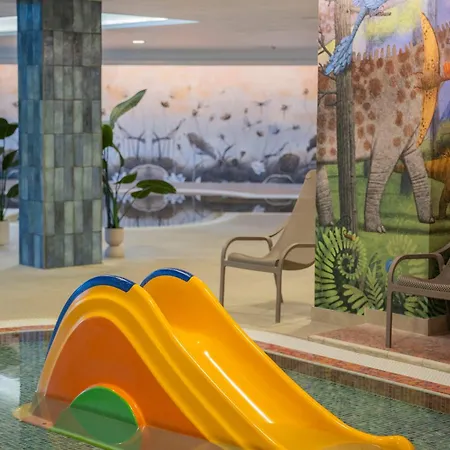 Atlantis Wellness & Conference Hotel