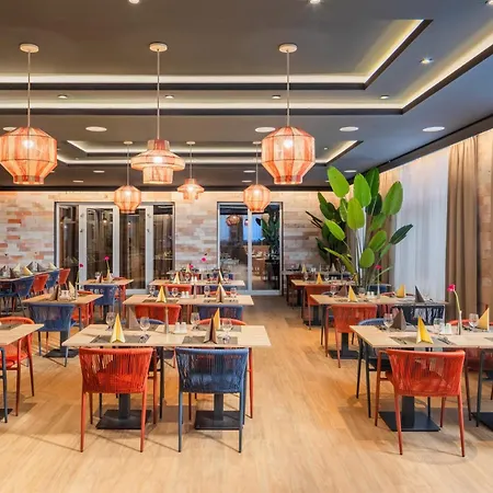 Atlantis Wellness & Conference מלון Hajdúszoboszló